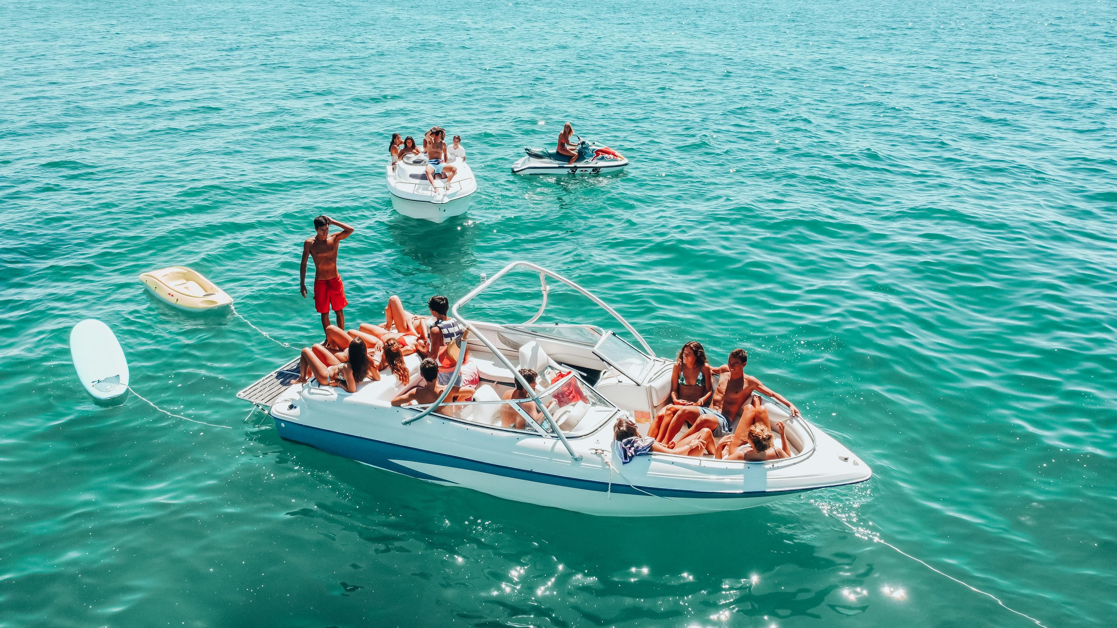 Speedboot zur Orange Bay